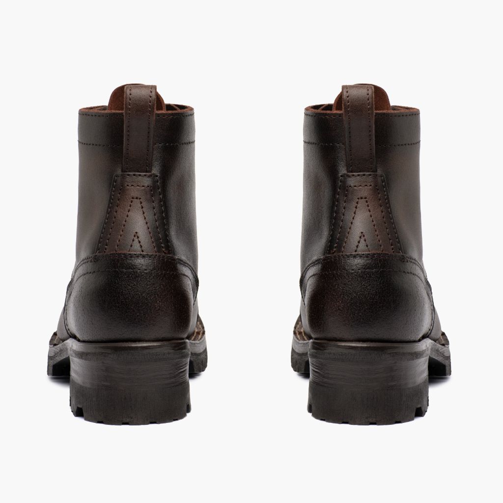 Authentic Full-Grain Leather Grain Depth & Pull-Up Patina Texture Detail