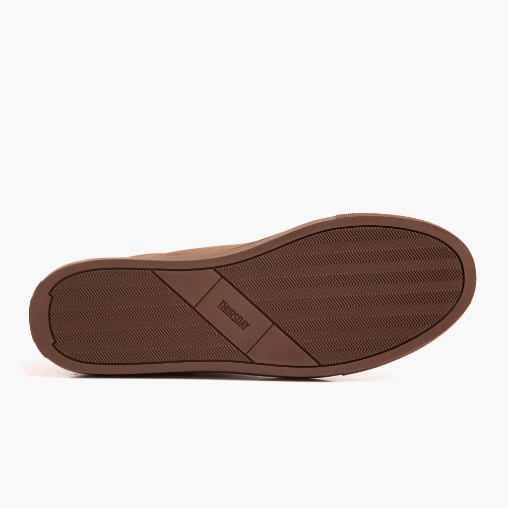 High-Traction Rubber Outsole & Lug Tread Pattern on Premier Low Top Pebble Leather Sneakers For Men