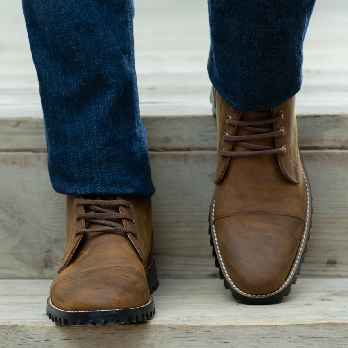 Cushioned Leather Insole & Ergonomic Arch Support Construction Detail