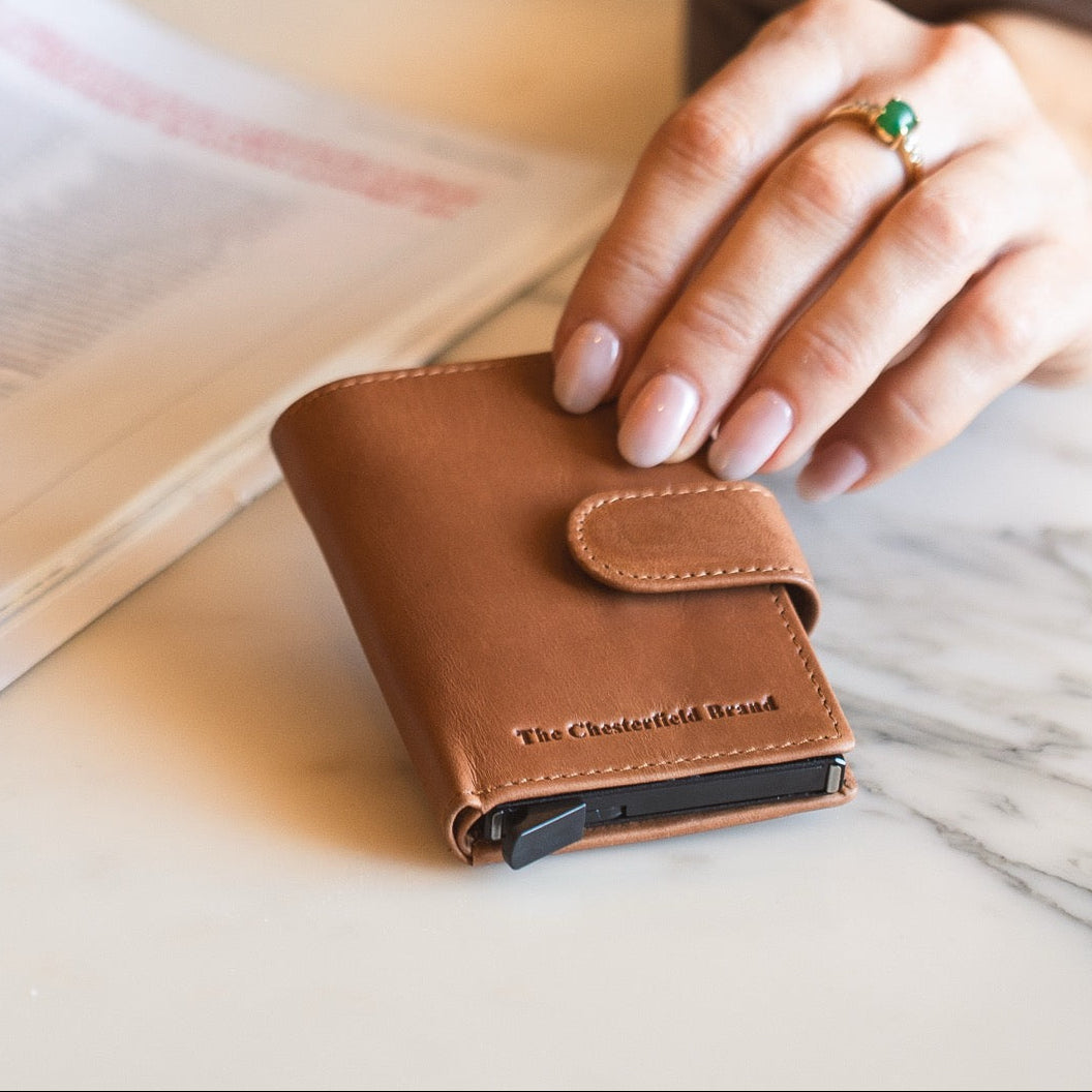Loughton Full-Grain Leather Card Holder – alternate product view 2