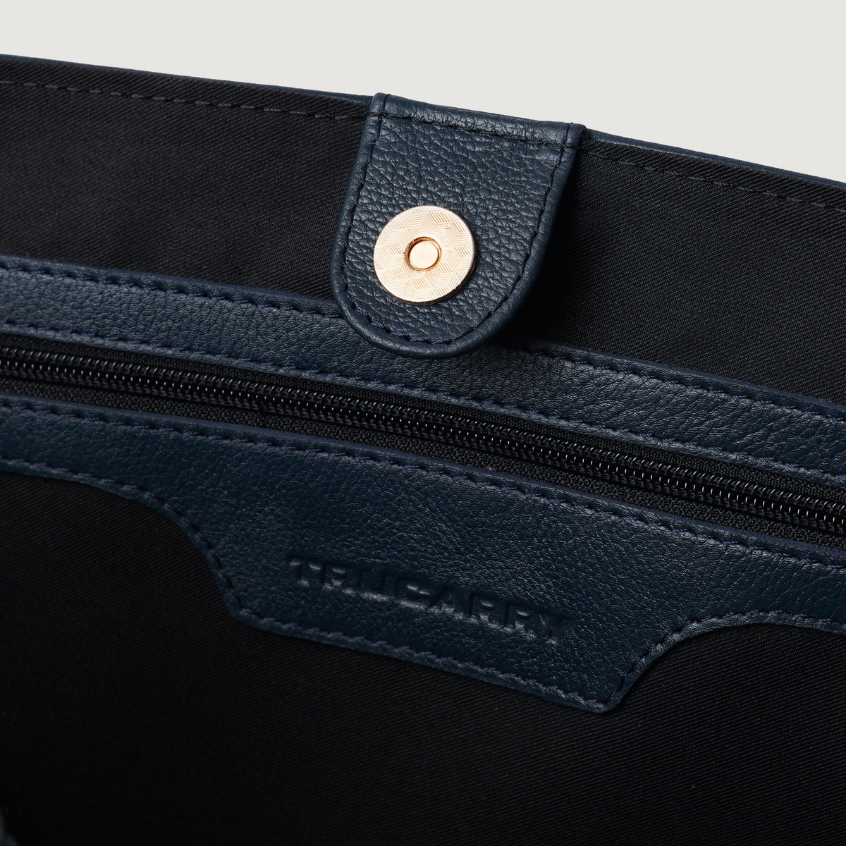 
The Bianca Leather Tote Bag – alternate product view 7